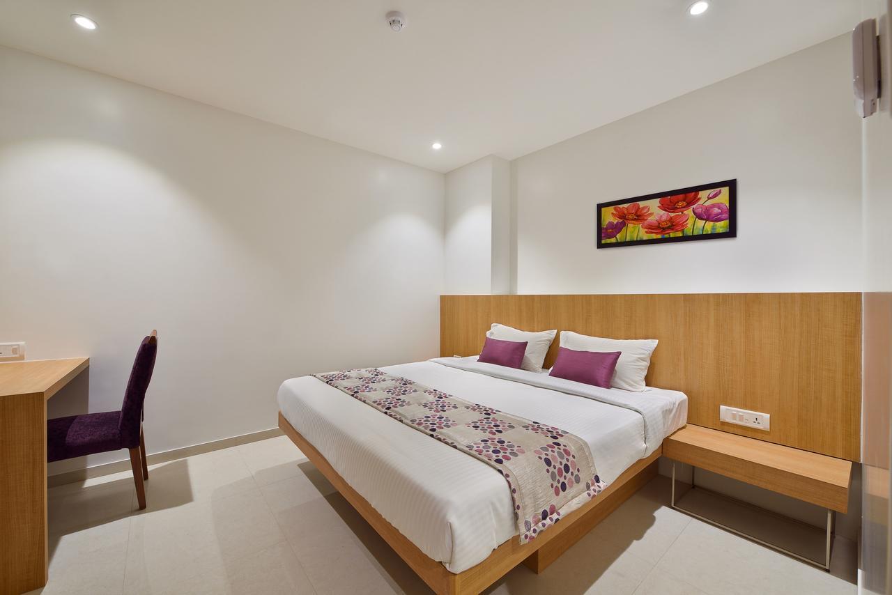 Hotel Leafio-Near Airport Bombaj Zewnętrze zdjęcie