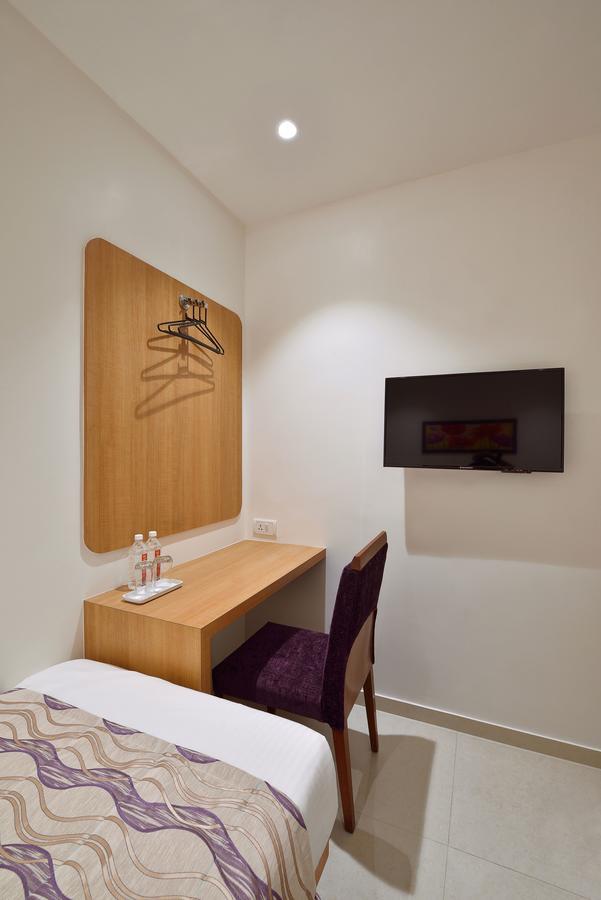 Hotel Leafio-Near Airport Bombaj Zewnętrze zdjęcie