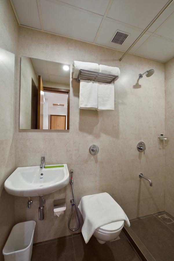 Hotel Leafio-Near Airport Bombaj Zewnętrze zdjęcie